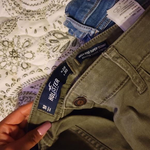 Hollister high rise - Picture 2 of 3